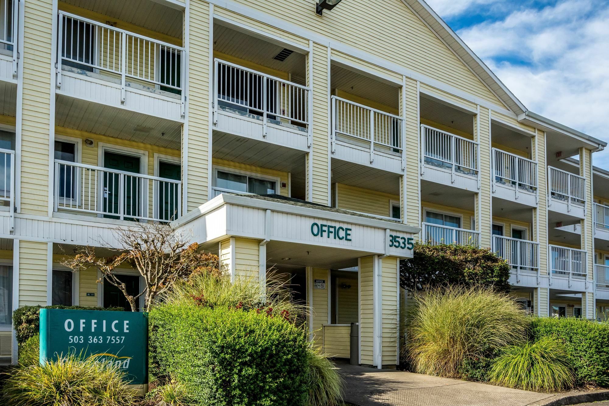 Hometowne Studios By Red Roof Salem, Or Экстерьер фото
